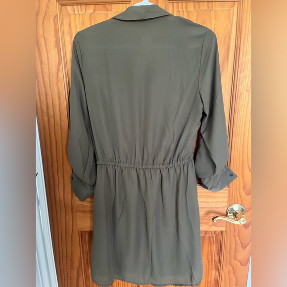 NWT NEW LOOK Chiffon Olive Green Midi Dress - Picture 3 of 5